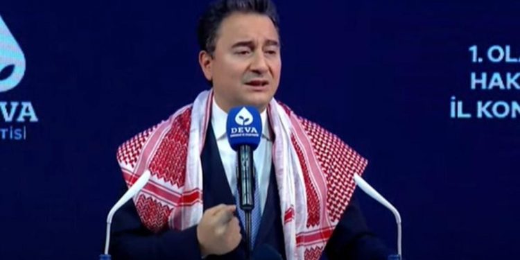 باباجان يدعو أردوغان للاعتذار للشعب التركي