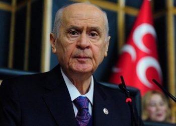 كاتب تركي: هل يسعى بهجلي لإغلاق حزب أردوغان؟