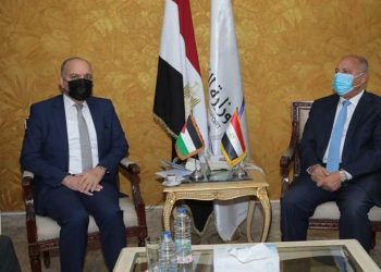 خدمة نقل بري بين مصر والأردن والعراق بسعر موحد