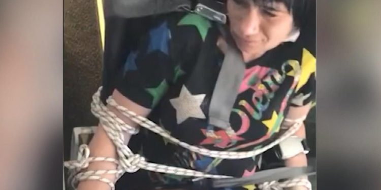 لإزعاجها المسافرين.. تكبيل راكبة روسية بمقعد الطائرة