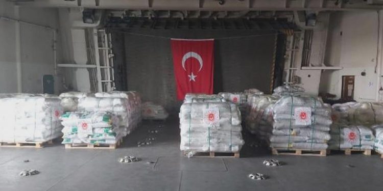 تركيا ترسل 260 طنًا من المساعدات للجيش اللبناني