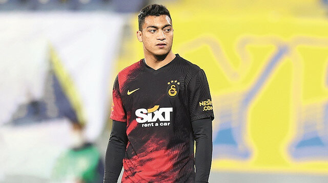 أول “كارت أحمر” للمصري مصطفى محمد في الدوري التركي