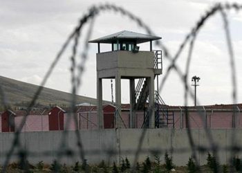 تركيا.. تبرير إهمال علاج معتقل مريض بالسرطان: كان سيموت أصلاً!