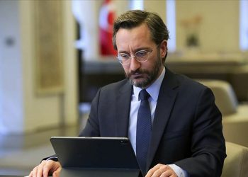 مستشار أردوغان منزعج من سخرية المعارضة