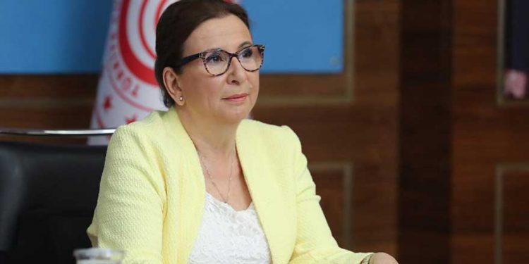 تركيا.. شركة وزيرة التجارة باعت للوزارة مطهرات بضعف ثمنها