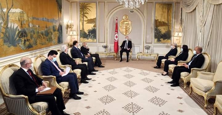 أبو الغيط يلتقي الرئيس التونسي في قصر قرطاج