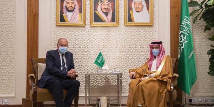 أبو الغيط يقوم بزيارة للرياض ويلتقي وزير الخارجية السعودي