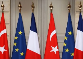 باريس: لا مكان في فرنسا لجمعية تركية ترفض توقيع ميثاق قيم الجمهورية