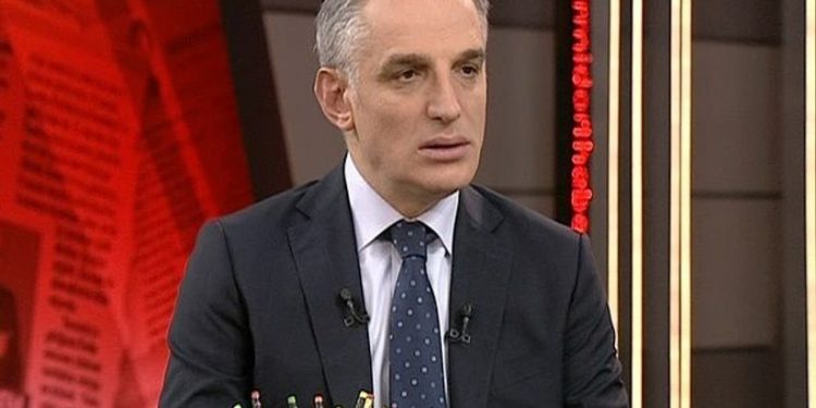 كاتب: أزمات أردوغان المفتعلة مقلقة له أيضًا