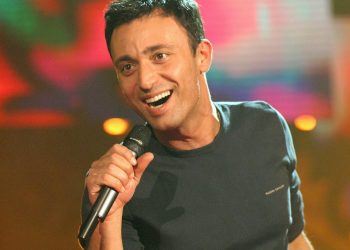 المطرب مصطفى صندل يجهز أغنية للمنتخب التركي