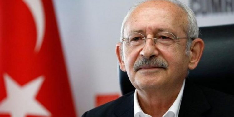 تركيا.. كليجدار أوغلو يقدم وعدًا للخريجين