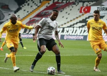 تركيا.. بشكتاش يتعادل مع أنقرة جوجو