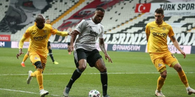 تركيا.. بشكتاش يتعادل مع أنقرة جوجو