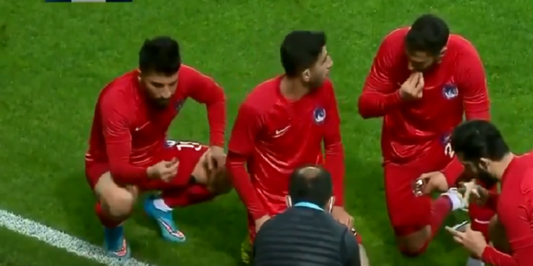 إفطار على أرض الملعب في الدوري التركي