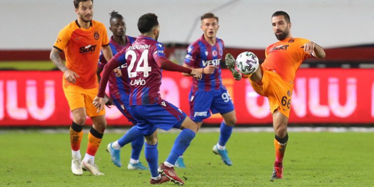 تركيا.. جلطة سراي يتعادل مع طرابزون سبور