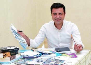 دميرطاش: يجب إغلاق حزب العدالة والتنمية