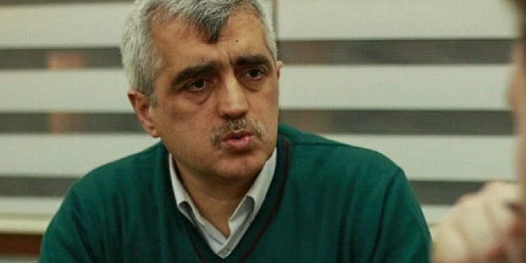 برلماني سابق من محبسه لأردوغان: إلعق ما بصقته!