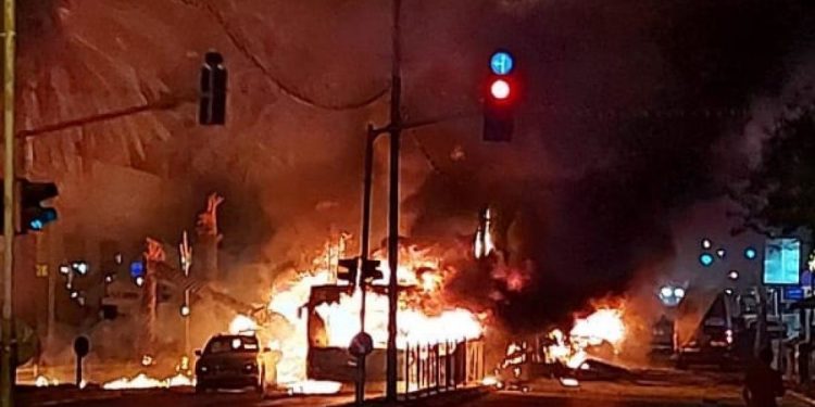 أكبر ضربة صاروخية من كتائب القسام  لتل أبيب وضواحيها بـ130 صاروخًا