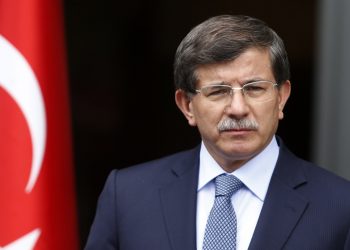 أحمد داوود أوغلو: تهديد أردوغان لزعيمة حزب الخير “ميرال أكشينار”  وعيدٌ للمعارضة بأكملها