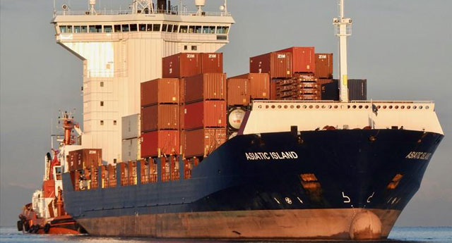 عمال ميناء في إيطاليا يرفضون تحميل أسلحة إسرائيلية