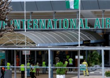 نيجيريا تفرض حظرًا على القادمين من تركيا