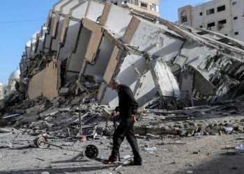 غزة تحت النار بعشرات الشهداء ومئات الجرحى، وعرب الداخل تحت اعتداءات عنيفة من المستوطنين