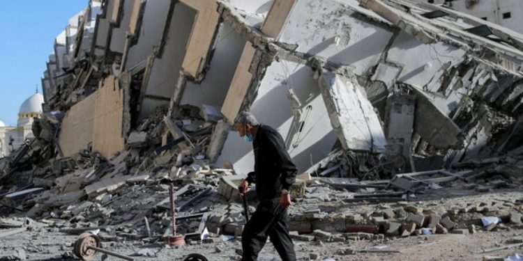 غزة تحت النار بعشرات الشهداء ومئات الجرحى، وعرب الداخل تحت اعتداءات عنيفة من المستوطنين