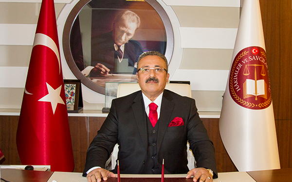 بعدما عزل 2400 قاضٍ ومدع عام.. قاضي أردوغان يفقد منصبه الرفيع