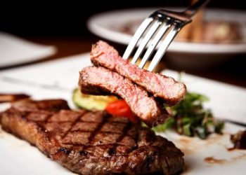 تناول كيلو من اللحم أصبح “حلما” لنصف الشعب في تركيا