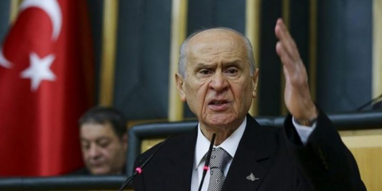 بعد انتقادها لمسودة الدستور التركي المقترَح من قبل دولت بهجلي.. إقالة واستقالة في تلفزيون “خبرترك” التركي