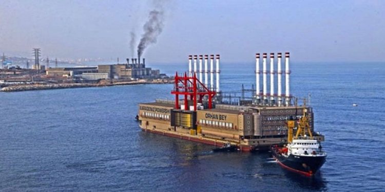 شبهات فساد تحوم حول بواخر الكهرباء التركية وتؤدي إلى احتجازها في المياه الإقليمية اللبنانية