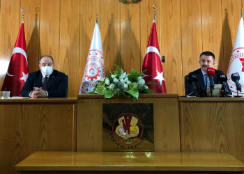 الأناضول تطرد مراسلها لسؤاله عن علاقة زعيم المافيا مع وزير الداخلية