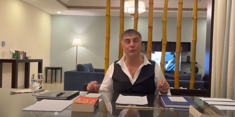 زعيم المافيا التركي يتجاوز المليون متابع على تويتر