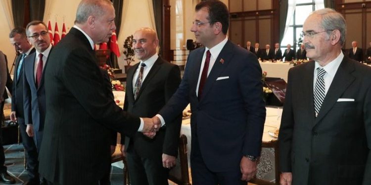 هل يخطط أردوغان للتخلص من إمام أوغلو بعد زيادة شعبيته؟