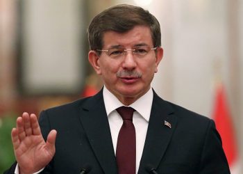 زعيم حزب المستقبل التركي المعارض داوود أوغلو يقترح خطةً من أربع نقاط لنصرة الأقصى