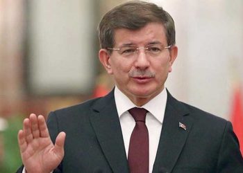 داود أوغلو: وزير الداخلية تآمر مع صهر أردوغان لإقالتي