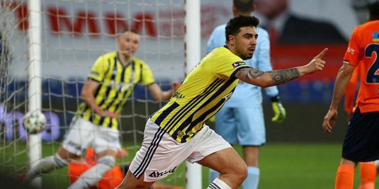 فنربخشة التركي يتعاقد مع المدافع الإنجليزي ستيفن كولكر