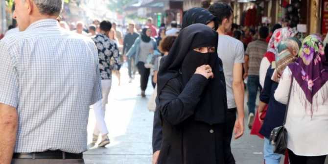 كم يشكل السوريون من تعداد سكان تركيا؟