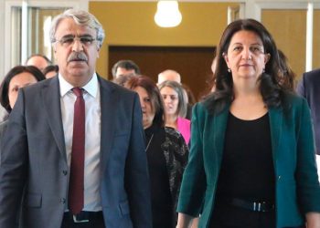 حكومة أردوغان تتنصت على مكالمات رؤساء الحزب الكردي