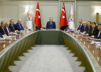 أردوغان يعتبر الهجوم على رجاله مكيدة لإضعاف تركيا!