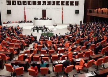البرلمان يرفض التحقيق في قروض سيطر بها أردوغان على الإعلام