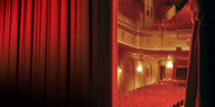 المسرح بين الفنون الإسلامية