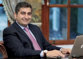 رجل أعمال تركي تتصارع واشنطن وأنقرة على تسليمه