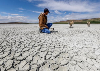 تركيا.. الجفاف يضرب بحيرة أكجول بالكامل