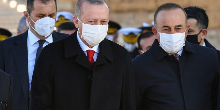 هل يخلف وزير الخارجية الرئيس أردوغان؟