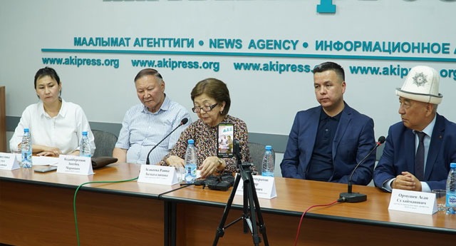 رئيس قيرغيزستان يتدخل بقضية مواطن يُخشى ترحيله قسرًا إلى تركيا