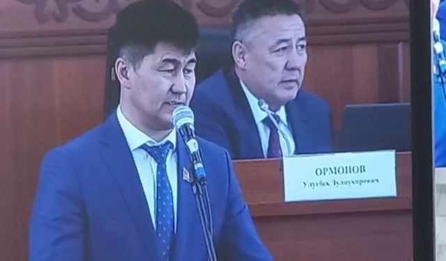 برلمان قيرغيزستان ينتفض لمنع ترحيل تركي قسرًا