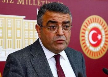 تركيا: برلماني يسائل نواب الحزب الحاكم بشأن انتهاكات السجون