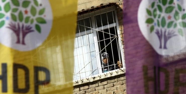 تركيا.. إغلاق الحزب الكردي سينعكس سلبًا على العدالة والتنمية