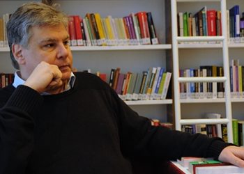 تركيا.. الشرطة تداهم منزل صحفي